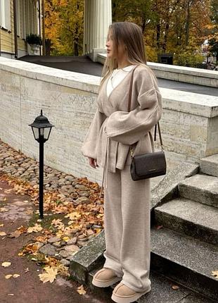 Костюм жіночий