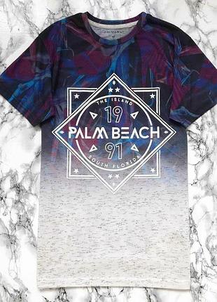 Яскрава футболка палм біііч