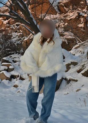 Біла еко-шуба з м’яким хутром — елегантність і тепло взимку