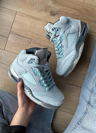 Стильные кроссовки jordan 5 retro blue bird w