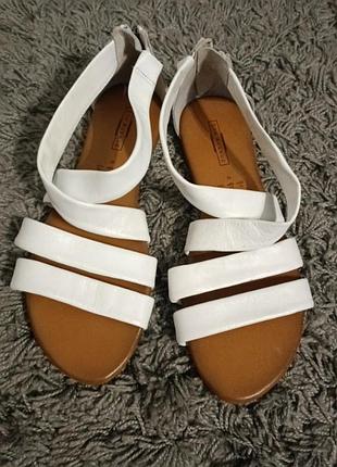 Босоніжки з натуральної шкіри,