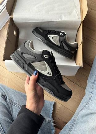 Globe agent black grey