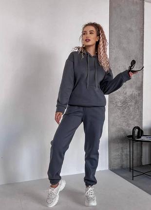 Костюм жіночий