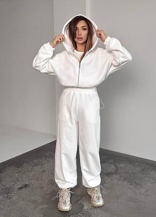 Костюм жіночий