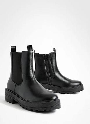 Челсі prettylittlething