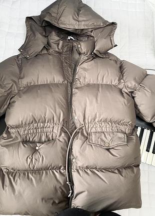 Зимова куртка, тепла, з завʼязками .