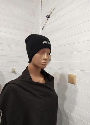 Миленькая, теплая акриловая шапочка