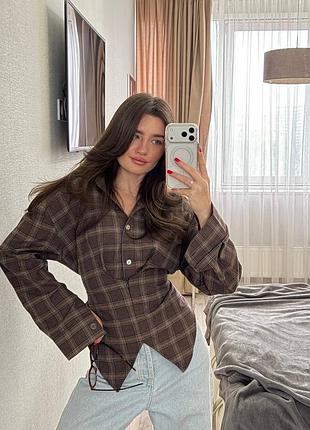 Стильна асиметрична сорочка в клітинку