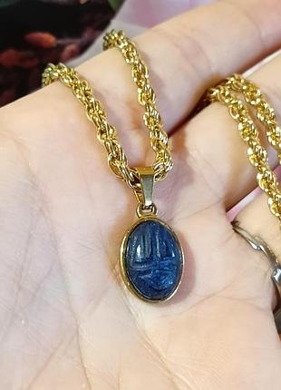 Кулон лазурит скарабей резьбы, на цепочке, идеальное состояние