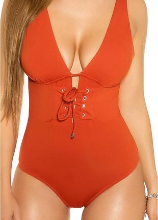 Суцільний купальник