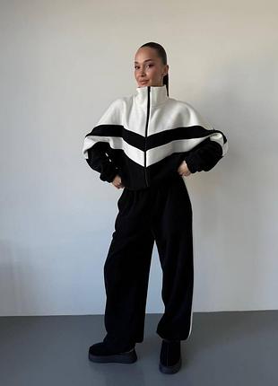 Костюм жіночий