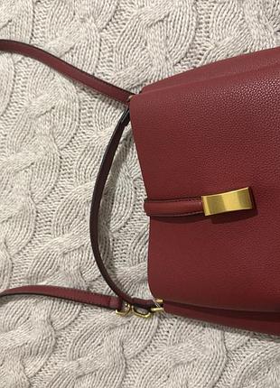 Сумка c&a, бордова, середня, з довгим ременем та ручкою, три відділи, один на замку,ніколи не носилась