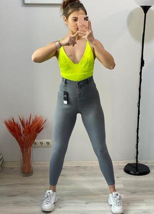 Джинсы  с высокой посадкой серые next