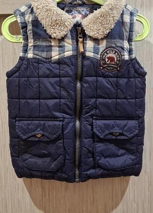 Жилет на мальчика, безрукавка