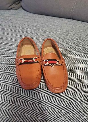 Нові дуже стильні туфлі