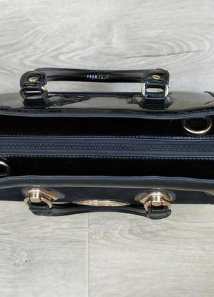 Черная замшевая сумка с короткими ручками3 фото