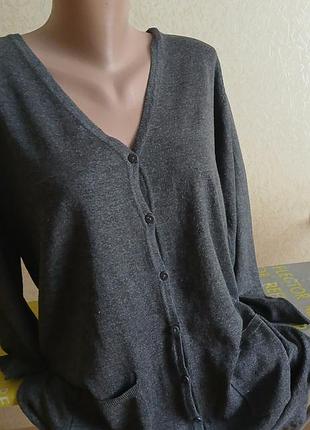 Туніка спереду  на пуговицях і з двома карманами