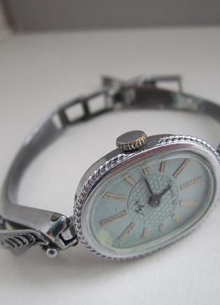Часы женские "луч" механика. №35
