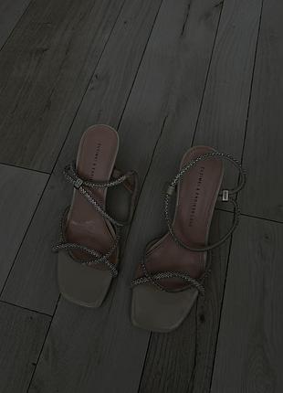 Босоніжки з кристалами