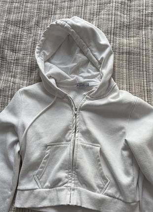 Вкорочене зіп худі від stradivarius