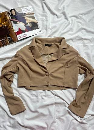 Укорочений піджак беж