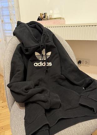 Худі adidas у розмірі м