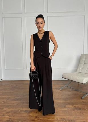 Елегантний шоколадний брючний костюм палаццо та жилетка