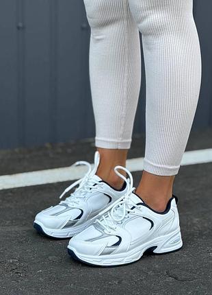 Жіночі кросівки білі з чорним дуже стильні весняні