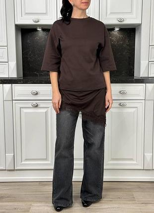 Базова футболка з мереживом по низу