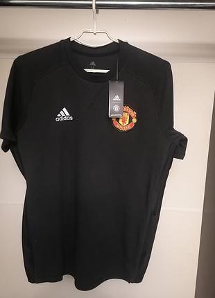 Adidas. футболка с логотипом