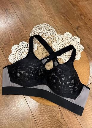 Спортивний бюстгальтер freedom to move ultimate support ae