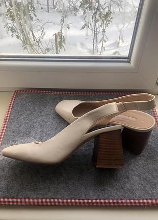 Продам босоножки