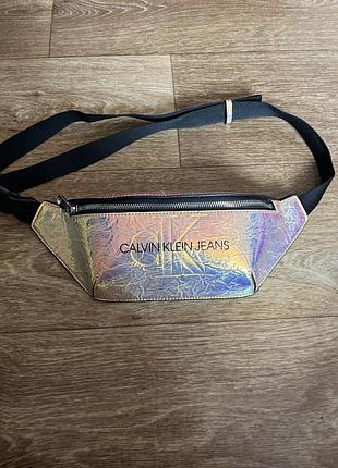 Оригінальна жіноча сумка бананка calvin klein jeans