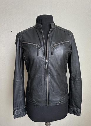 Жіноча шкіряна куртка