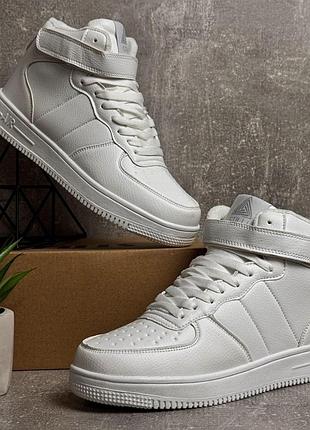 Чоловічі кросівки