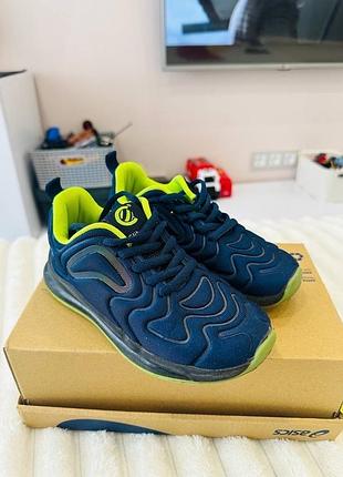 Дитячі кросівки