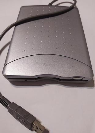 Floppy дисковод fujitsu зовнішній для 3,5-дюймових дискет (1,44 мб)