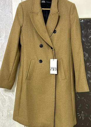 Жіноче пальто від zara з 100% вовни