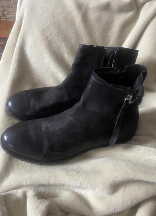 Дуже красиві кожані ботинки  кожані