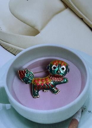 Брошка із казковим персонажем