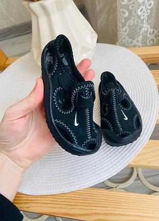 Оригінальні босоніжки