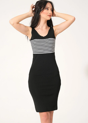 Трикотажное платье по фигурке , р.44