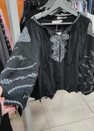 Вишиванка жіноча стильна тренд