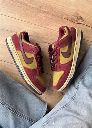 Nike sb dunk low dark team red olive 9