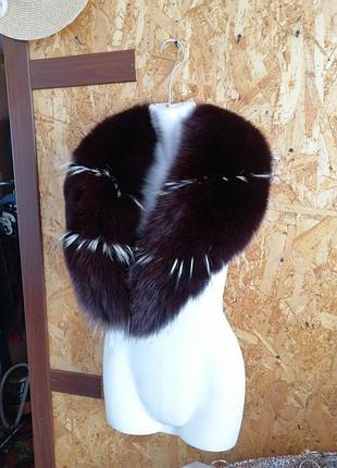 Шикарный эффектный накладной воротник натуральный мех песец на подкладке с креплениями также внутри синтепон для объема в состоянии идеальное отохраненный мех