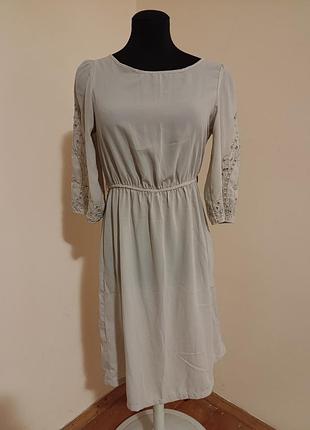 Платье стильное брендовое
