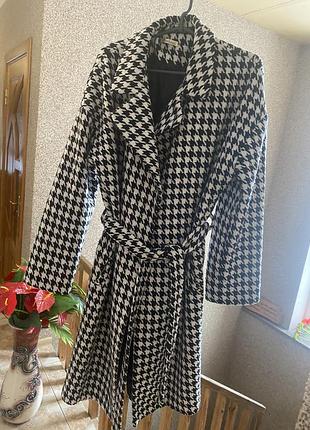 Пальто жіноче міді з поясом