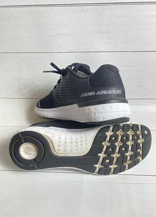 Кросівкии under armour 4