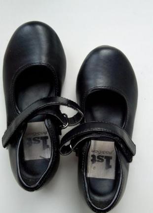 Чорні туфлі туфельки на маленькому підборах1 фото