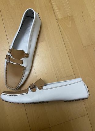 Жіночі шкіряні туфлі/ мокасини 39 розміру tod’s